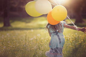 girl with balloons CC0